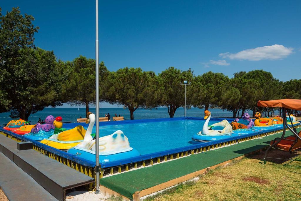 Happy Camp Mobile Homes In Camping Park Umag Karigador Eksteriør bilde