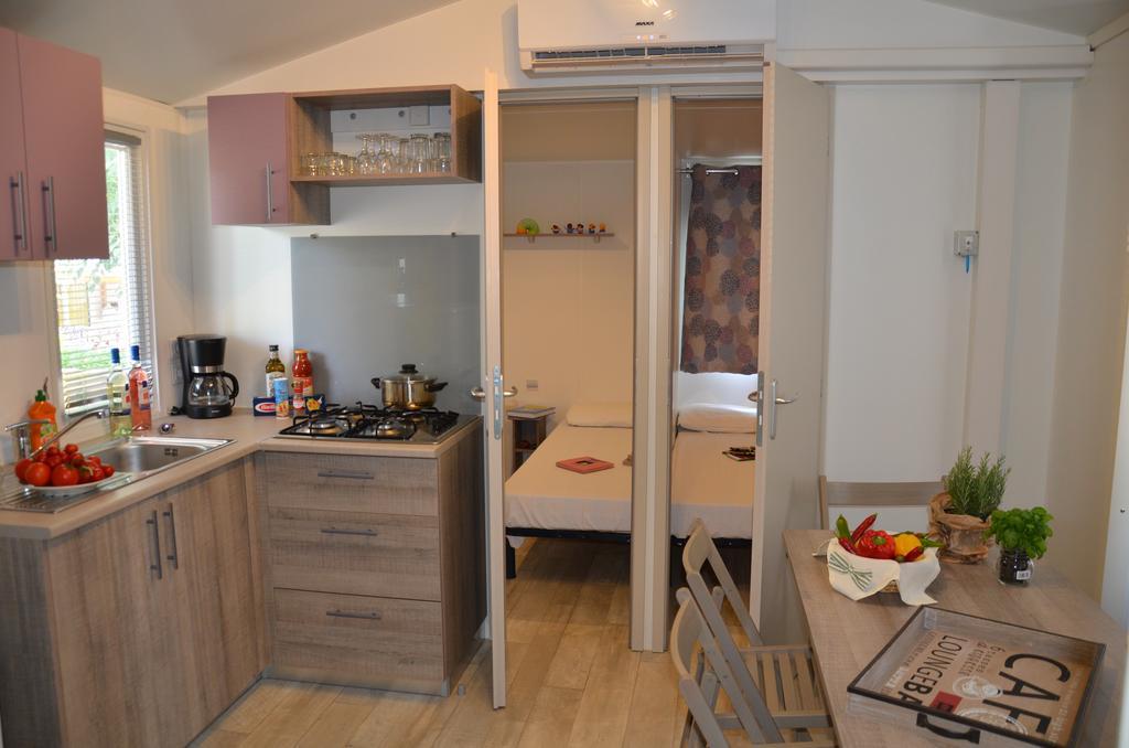 Happy Camp Mobile Homes In Camping Park Umag Karigador Eksteriør bilde
